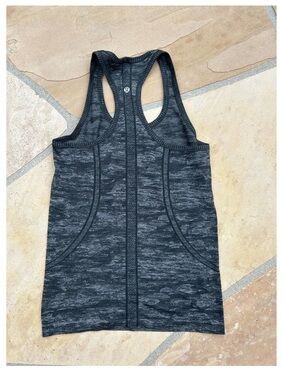 Lululemon Atheltica swiftly tech tank top, charcoal space dyed Gray women’s 6